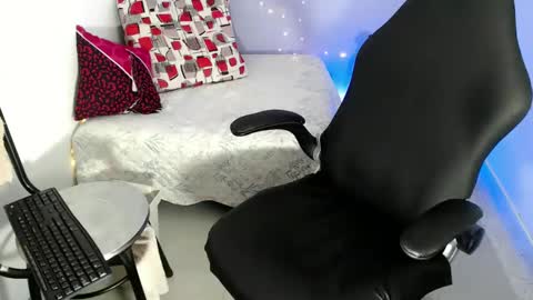 selene online show from January 31, 3:55 pm