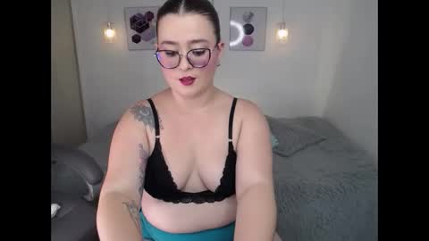 selene_rouse_ online show from April 5, 11:02 pm