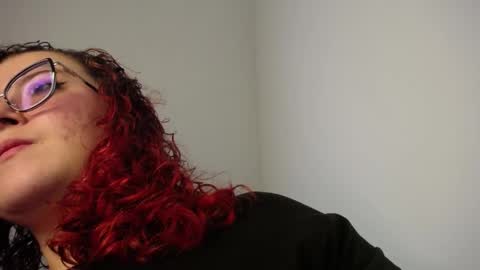 selene_rouse_ online show from April 17, 11:30 pm