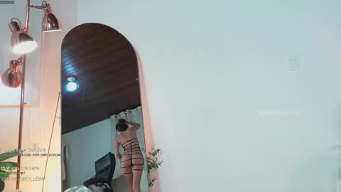 Snapshot of selene_starkk chatting on November 15, 1:58 am Sel Your Little butterfly online show from November 15, 1:58 am