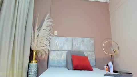 Selene Lujan online show from December 3, 11:52 am