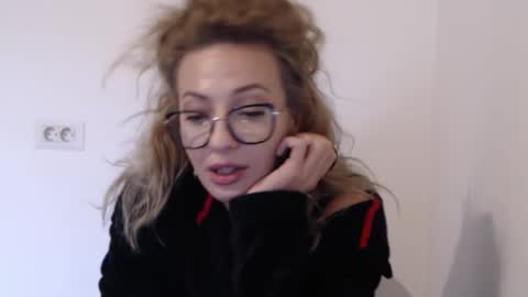 Selenna online show from October 2, 1:51 pm