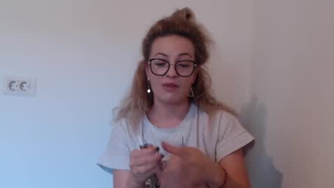 Selenna online show from October 13, 2:06 pm