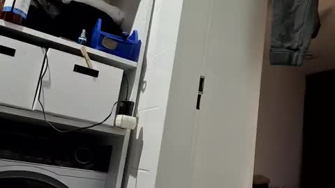 Snapshot of selfiepicdump chatting on January 19, 1:10 am Julian Kinky Bi-guy online show from January 19, 1:10 am