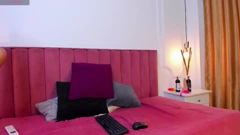 Snapshot of selina_k1le chatting on October 31, 1:45 pm Seline online show from October 31, 1:45 pm