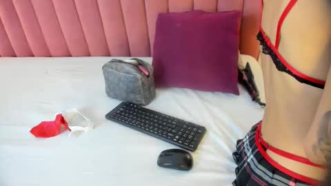 Snapshot of selina_k1le chatting on November 24, 7:57 pm Seline online show from November 24, 7:57 pm