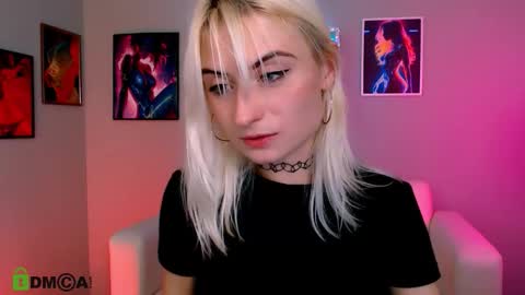 Selena online show from December 5, 8:38 pm