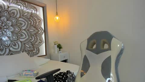 Snapshot of selket_ chatting on January 7, 2:08 pm Selket online show from January 7, 2:08 pm