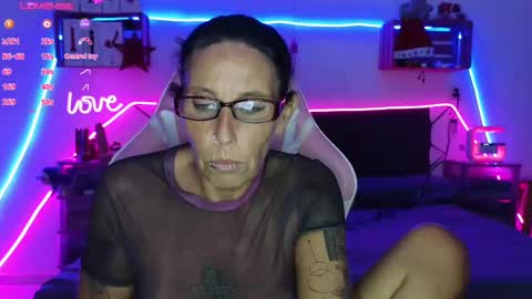 Selvaggia Del Caribe online show from December 13, 10:02 pm