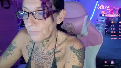 Selvaggia Del Caribe online show from April 11, 6:56 pm