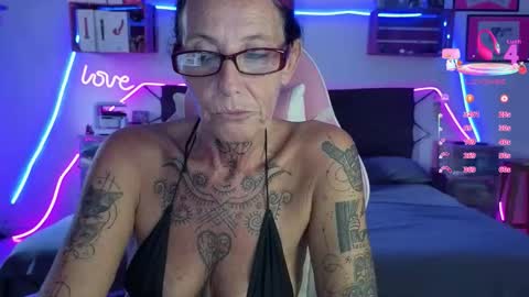 Snapshot of selvaggia_del_caribe chatting on May 18, 6:14 pm Selvaggia Del Caribe online show from May 18, 6:14 pm
