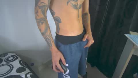 sem_alas online show from February 16, 2:42 am