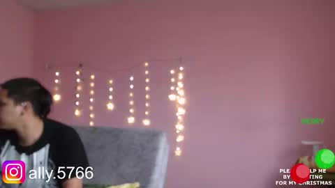 Snapshot of senshiboy666 chatting on December 2, 7:31 pm Your Boys online show from December 2, 7:31 pm