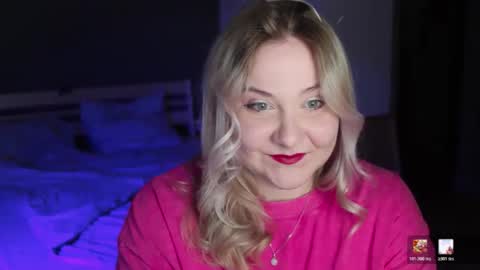 Snapshot of sensual_girrrl chatting on May 17, 11:34 pm Ilona online show from May 17, 11:34 pm