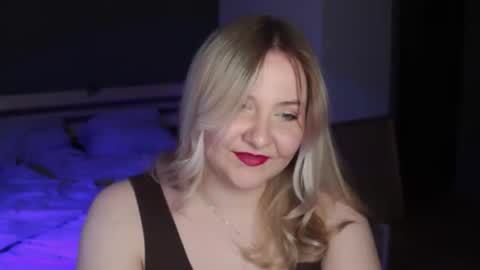 Snapshot of sensual_girrrl chatting on May 19, 1:56 am Ilona online show from May 19, 1:56 am
