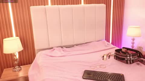 Sensual Kim77 online show from June 5, 12:33 pm