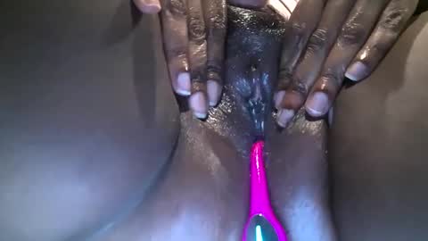 Snapshot of sensualatease chatting on September 29, 4:56 pm SensualATease online show from September 29, 4:56 pm
