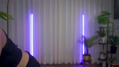 Snapshot of sensualcherry_ chatting on December 10, 1:54 am Maria- OF sensual bee online show from December 10, 1:54 am