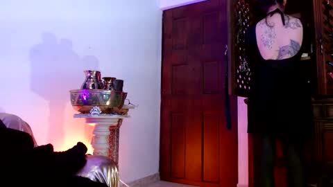 Snapshot of serena_xyz chatting on December 3, 6:17 pm Serena Xyz online show from December 3, 6:17 pm