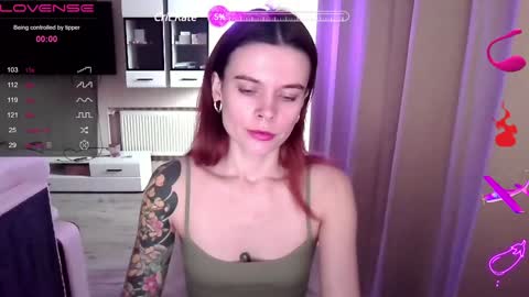 Snapshot of serenamilss chatting on February 7, 11:01 am serenamilss online show from February 7, 11:01 am