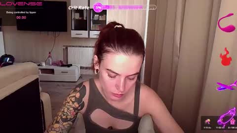 Snapshot of serenamilss chatting on September 14, 10:47 am serenamilss online show from September 14, 10:47 am