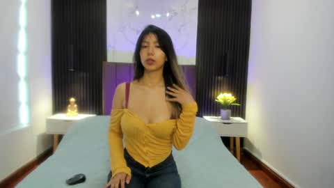 Snapshot of serene_waves chatting on December 19, 12:01 pm Serene online show from December 19, 12:01 pm