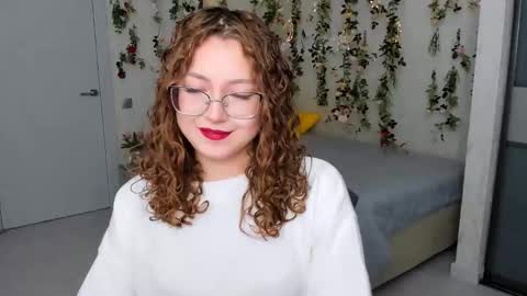 Ophelia online show from October 14, 4:19 pm