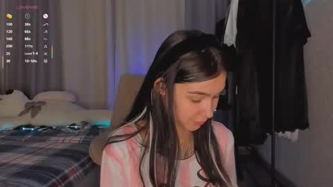 Snapshot of sergantt53 chatting on November 22, 7:35 pm Ariana online show from November 22, 7:35 pm