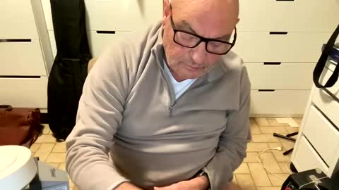 serge8413 online show from December 4, 10:51 pm