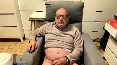 serge8413 online show from January 1, 3:56 am