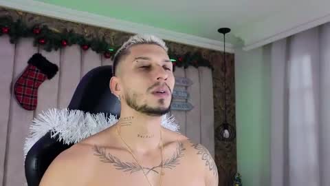 HEY IM SETH online show from December 31, 2:58 pm