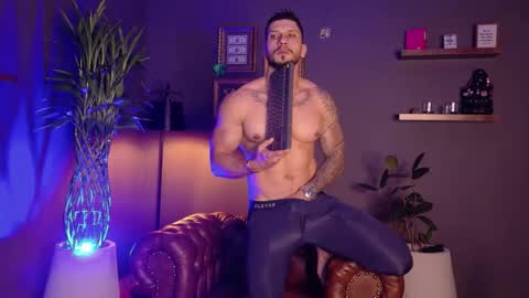 HEY IM SETH online show from October 17, 8:11 pm