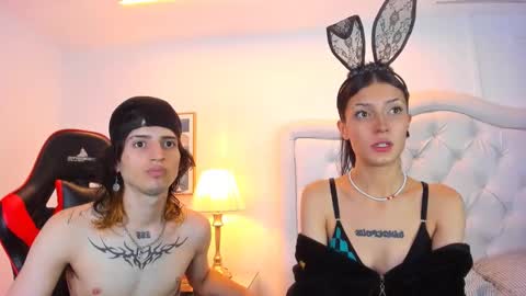 Snapshot of sett_and_gwen chatting on December 11, 8:28 pm sett_and_gwen online show from December 11, 8:28 pm