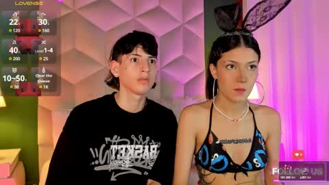 Snapshot of sett_and_gwen chatting on January 12, 5:56 am sett_and_gwen online show from January 12, 5:56 am