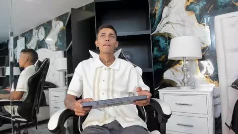 Snapshot of sex_drop chatting on October 27, 2:10 pm sex_drop online show from October 27, 2:10 pm