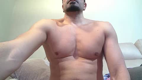 Snapshot of sex_machine_19 chatting on December 7, 10:23 am SEX MACHINE 19 online show from December 7, 10:23 am