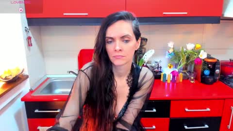 Snapshot of sexqueen1111 chatting on February 3, 8:13 am sexqueen1111 online show from February 3, 8:13 am