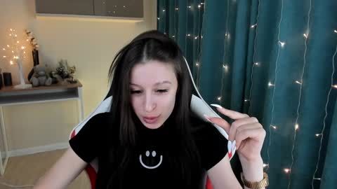 sextezi online show from December 18, 3:55 pm