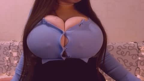 Snapshot of sexxgirlboy chatting on November 7, 3:12 pm Julia online show from November 7, 3:12 pm