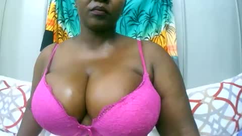 sexxi_ebony online show from December 18, 4:13 pm