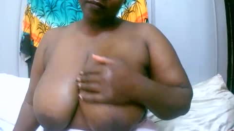 sexxi_ebony online show from February 11, 12:04 am