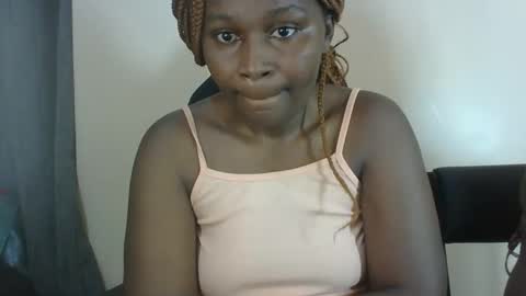 Snapshot of sexxy_amira chatting on October 13, 12:27 pm sexxy_amira online show from October 13, 12:27 pm