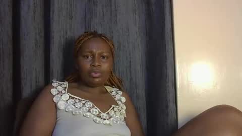 Snapshot of sexxy_amira chatting on October 19, 9:54 am sexxy_amira online show from October 19, 9:54 am