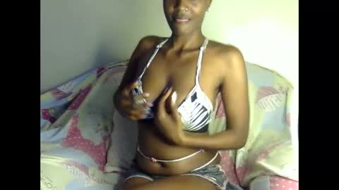 Snapshot of sexxy_boobiess chatting on October 19, 6:25 am Natural boobs online show from October 19, 6:25 am