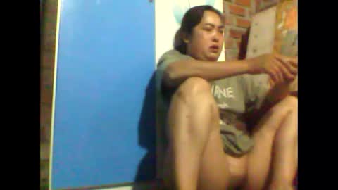 Snapshot of sexxy_love2k chatting on October 10, 2:21 am sexxy_love2k online show from October 10, 2:21 am