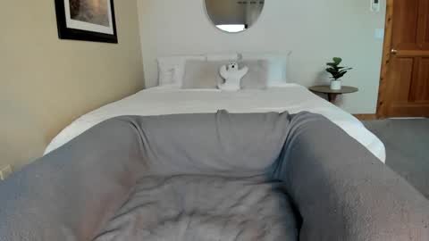 Snapshot of sexxylaurab chatting on October 28, 2:42 pm Sexxy Laura online show from October 28, 2:42 pm