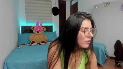 Snapshot of sexy_3512 chatting on December 2, 12:27 am LUXURY online show from December 2, 12:27 am