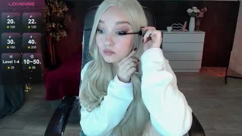 Snapshot of sexy_alexxia chatting on October 19, 6:14 am Alexia online show from October 19, 6:14 am