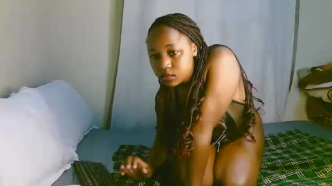 Snapshot of sexy_ariana_2 chatting on October 27, 1:26 pm Ariana online show from October 27, 1:26 pm