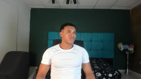 Snapshot of sexy_bigcock01 chatting on February 6, 2:00 am sexy_bigcock01 online show from February 6, 2:00 am